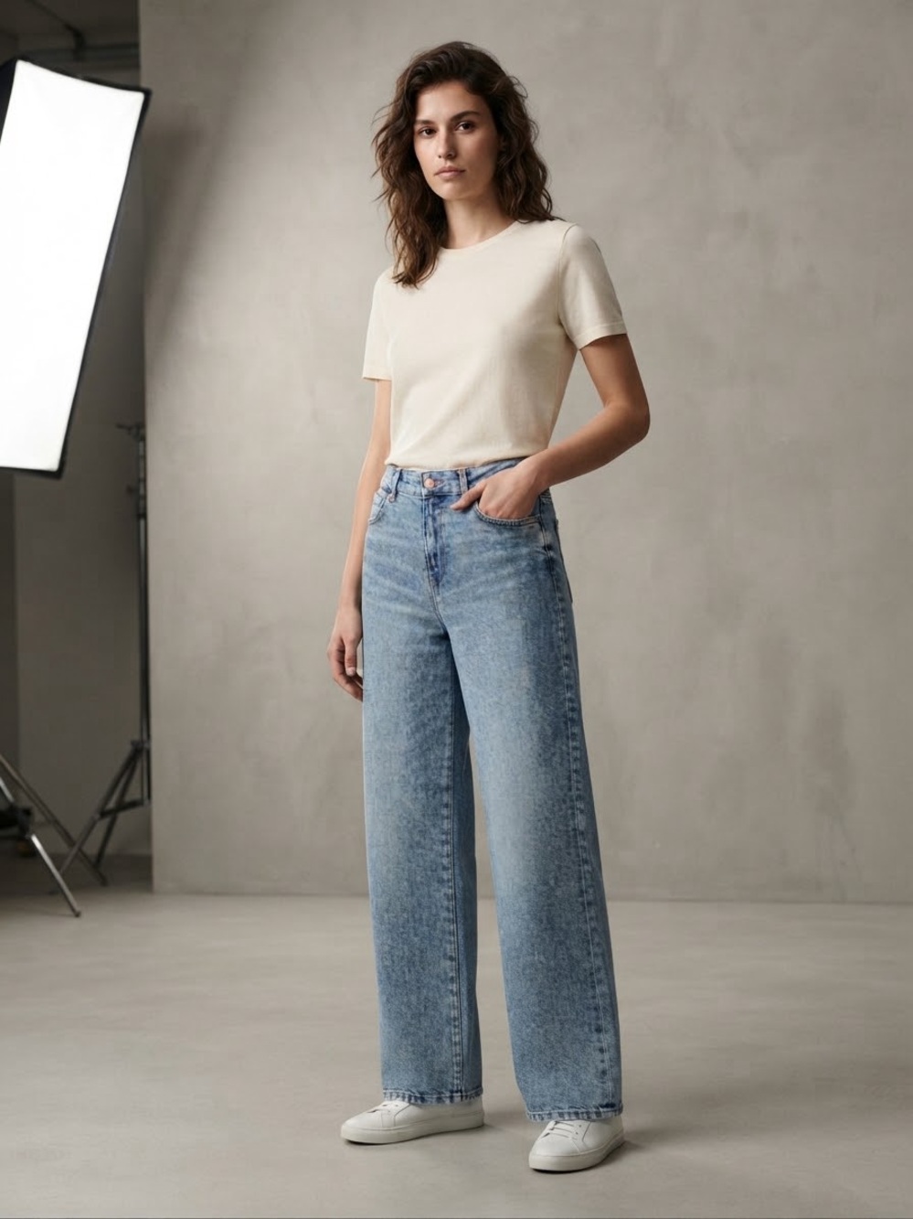 Refuge Light Blue Wide-Leg High-Rise Jeans Size 3